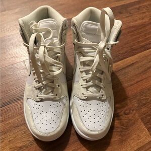 Nike Women's High-Top Sneakers - White